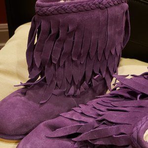 Tucker and Tate purple suede boots, size 3